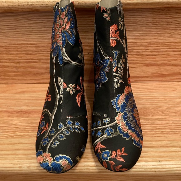🌸ZARA Floral Embroidered Jacquard Ankle Booties Size 8 🌸 - Picture 7 of 16